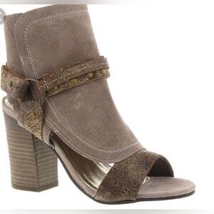 Diba True "Italian Love" suede sandal